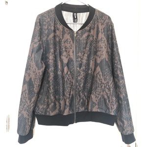 XL GUC Agnes & Dora snakeskin jacket